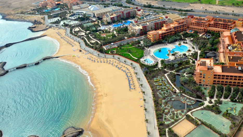 Beachfront hotels - Playa de Fuerteventura Golf Resort – Sun and golf in the Canary Isles